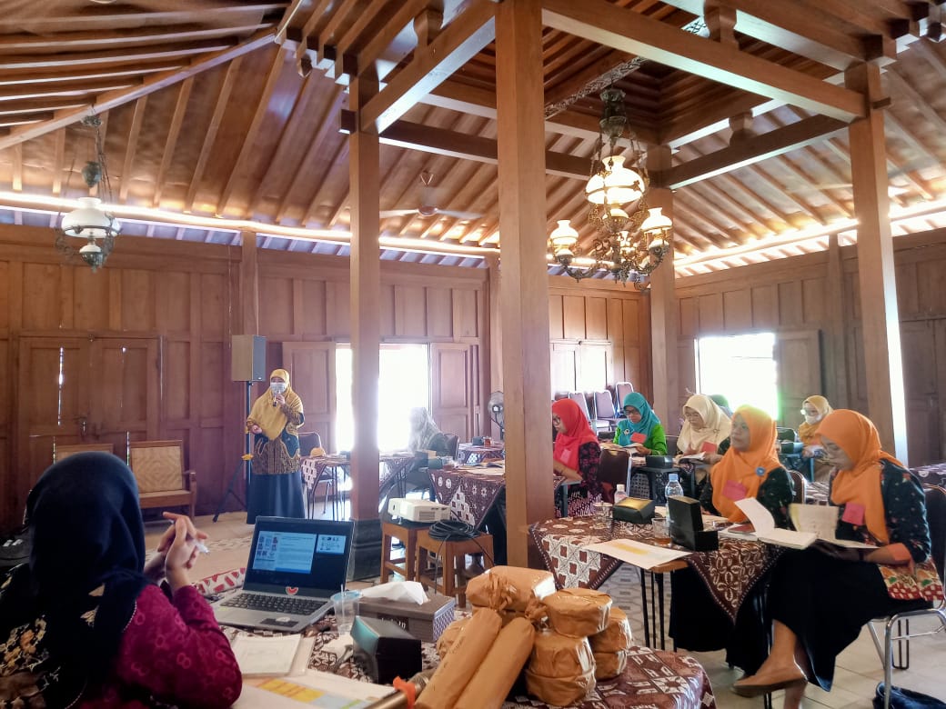 Pelatihan Pemantauan Tumbuh Kembang Sesi II : Edukasi Pemberian Makanan balita